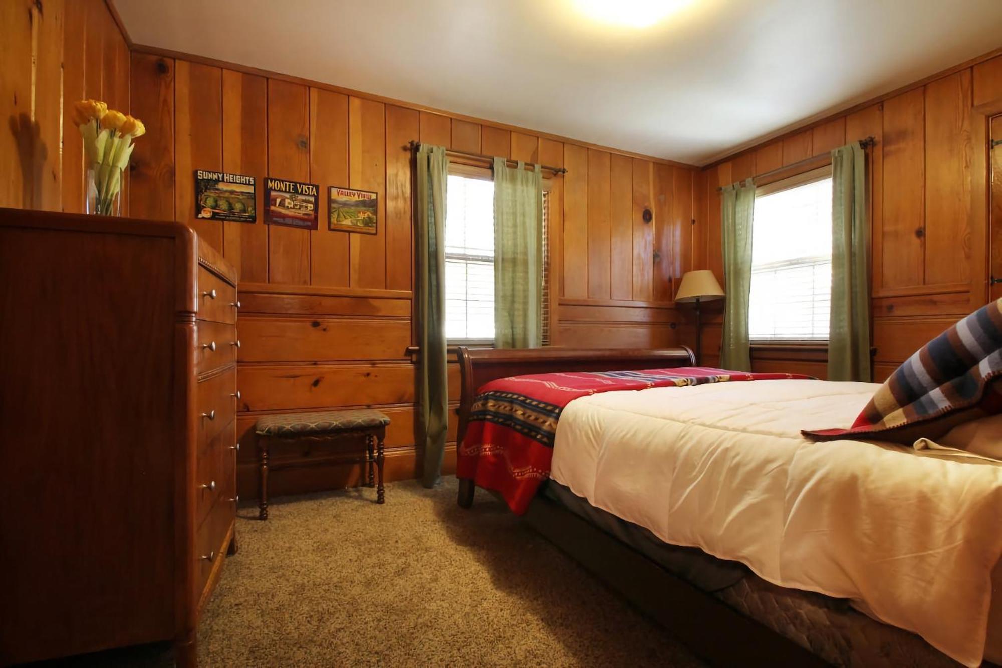 Ahwahnee-be Vintage - Walk To Town! *